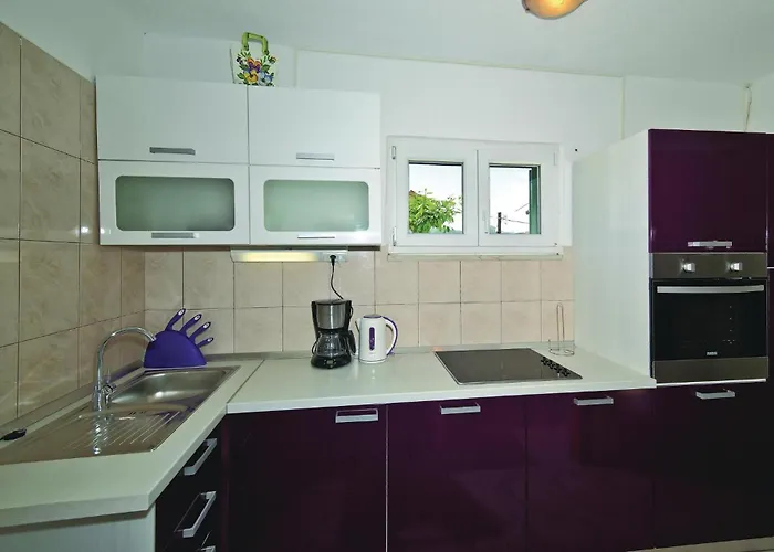 Apartament With Sea View 05