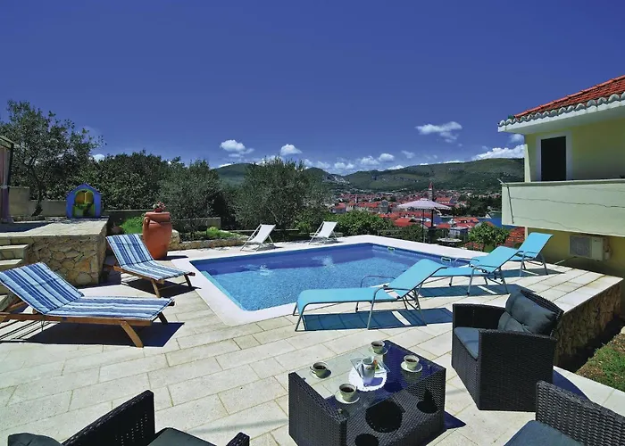 Apartament With Sea View 05