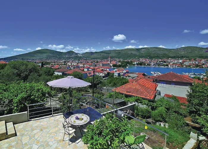 Apartament With Sea View 05