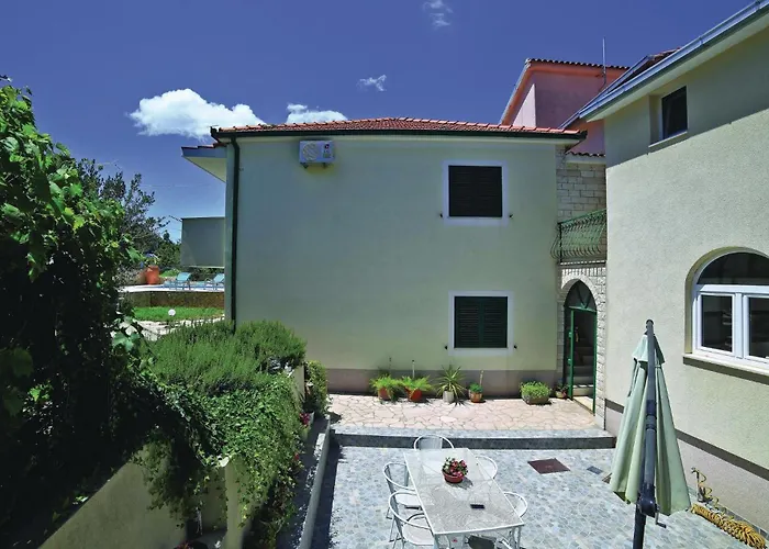 Apartament With Sea View 05 *